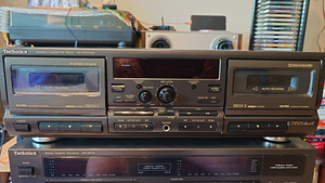 Technics — кассетная дека RS-TR575Mark2. (3 фото из 9)