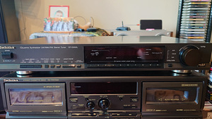 Technics - Quartz Synthesizer Stereo Tuner ST-G560L (4 foto / 10)