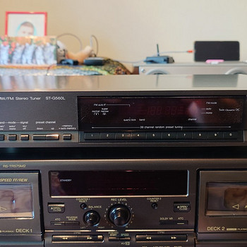 Technics - Quartz Synthesizer Stereo Tuner ST-G560L