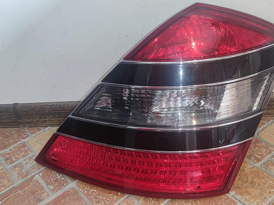 Mercedes-Benz S-klass W221 tagatuli