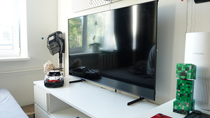 Samsung 55" QLED 4K Smart TV + Govee LED (3 foto / 10)