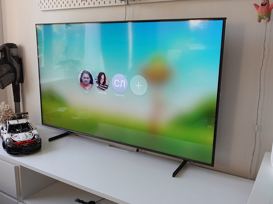 Samsung 55" QLED 4K Smart TV + Govee LED