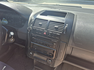 Volkswagen Polo (7 фото из 9)