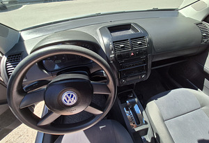 Volkswagen Polo (4 фото из 9)