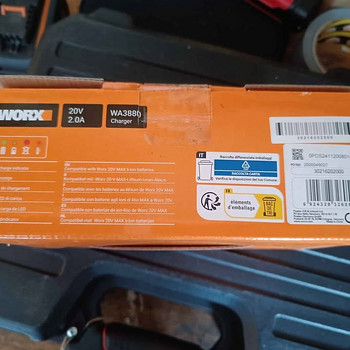 Akulaadija worx