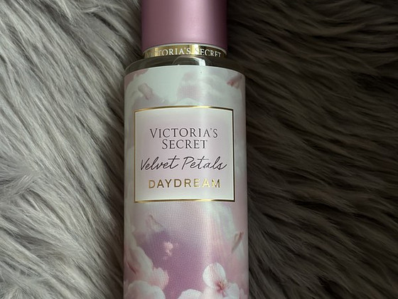 Victoria’s Secret Velvet Petals Daydream