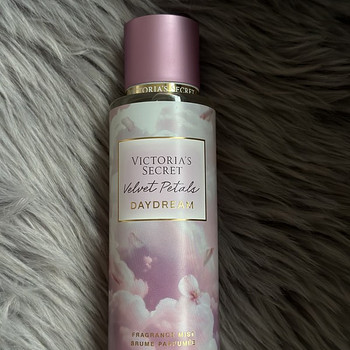 Victoria’s Secret Velvet Petals Daydream