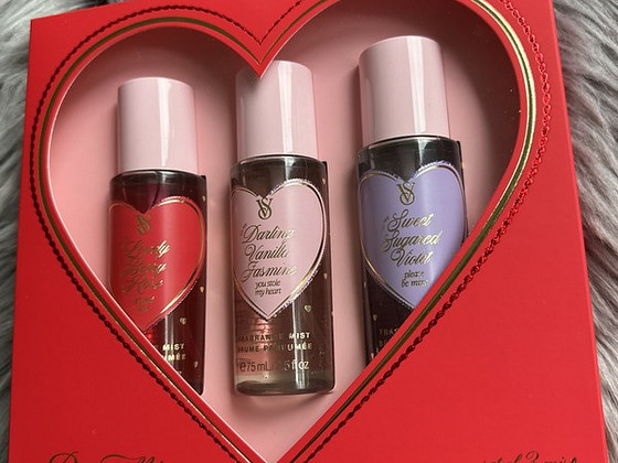Victoria’s Secret Valentine’s Day kehaspreide komplekt