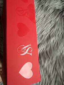Victoria’s Secret Valentine’s Day kehaspreide komplekt (4 foto / 4)