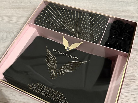 Victoria’s Secret kinkekomplekt