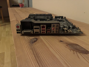 Msi B250M (2 фото из 3)