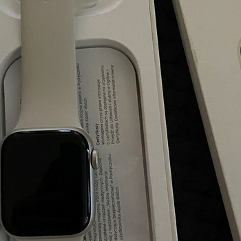 Apple Watch SE 2 Apple Watch SE 2 (2022) 40 mm Starlight • Ka