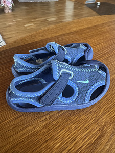 Сандалии Nike р. 23 (2 фото из 2)