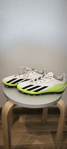Бутсы adidas 37размер (1 фото из 3)