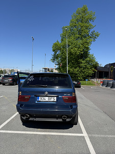 BMW X5 (1 foto / 9)