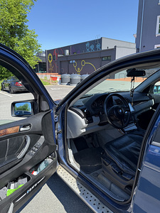 BMW X5 (2 foto / 9)