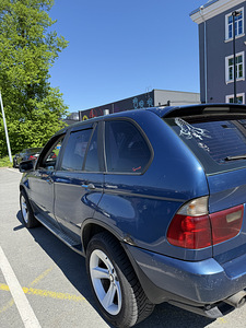 BMW X5 (8 foto / 9)