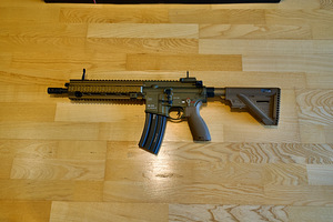 VFC/Umarex HK416 A5 RAL8000 AEG Airsoft Relv UUS+Aku+2700BB (3 foto / 10)