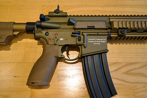VFC/Umarex HK416 A5 RAL8000 AEG Airsoft Relv UUS+Aku+2700BB (4 foto / 10)