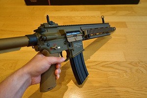 VFC/Umarex HK416 A5 RAL8000 AEG Airsoft Relv UUS+Aku+2700BB (8 foto / 10)