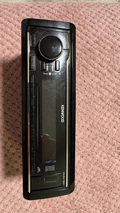 Автомагнитола Kenwood (1 фото из 3)