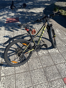 Scott (4 фото из 6)