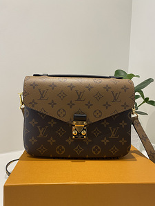 Louis Vuitton õlakott (1 foto / 9)