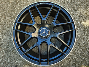 R20 Mercedes AMG erilaiused veljed rehvidega 5x112 - UUS (1 foto / 6)