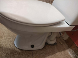 WC-pott loputuspaagi ja kaanega (4 foto / 4)
