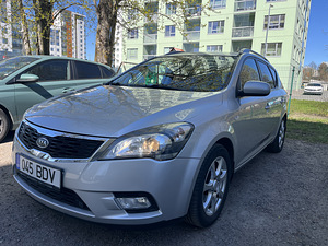 Kia Ceed 1.6 crdi (2 фото из 4)