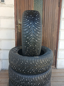 205/60/16 Nokian Hakkapeliitta 10 (1 foto / 3)