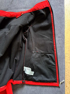 Женская куртка «Ferrari» Softshell Scudetto (8 фото из 10)