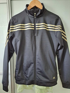 Спортивная одежда ADIDAS (1 фото из 8)