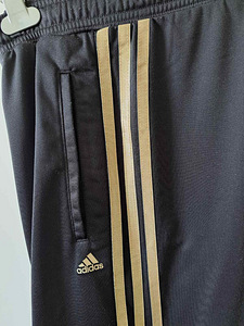 Спортивная одежда ADIDAS (3 фото из 8)