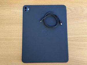 Apple iPad Pro 13 M4 WiFi 256GB Space Black как новый! (8 фото из 8)