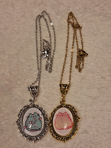 2 pusheen kaelakeed (1 foto / 1)