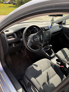 Volkswagen Jetta (6 foto / 6)