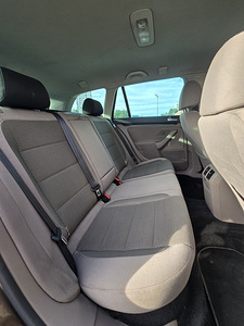 Volkswagen Golf (6 фото из 15)