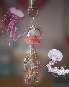 Pink jellyfish keychain (1 foto / 1)