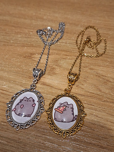 Matching gold and silver necklace pusheen (1 foto / 1)