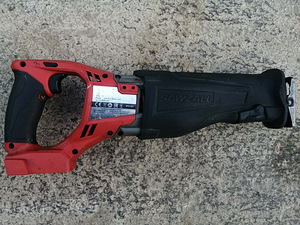 Сабельная пила Milwaukee M18 (1 фото из 2)