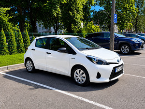Toyota Yaris Hybrid (1 foto / 7)