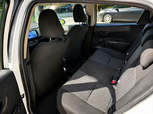 Toyota Yaris Hybrid (7 foto / 7)
