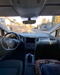 Volkswagen Golf Sportsvan (5 фото из 7)