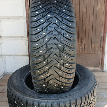 225/60/18 Nokian Hakkapeliitta 8 SUV