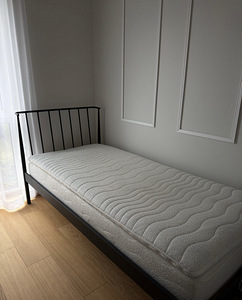 Односпальная кровать с металлическим каркасом + матрас Sleepwell (1 фото из 6)