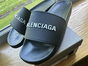 Шлепанцы Balenciaga (3 фото из 3)