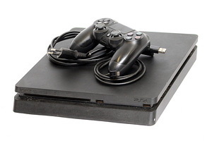 Sony Playstation 4 Slim 500GB (2 фото из 2)