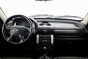 Land Rover Freelander HSE Luxury Facelift ATM 2.5 130kW (5 foto / 7)