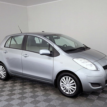 Toyota Yaris Linea Sol Facelift A-C 1.3 73kW